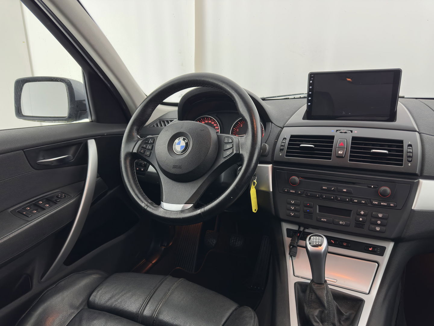 BMW X3 2.0i Introduction AWD *NAVI-FULLMAP | LUXURY-LEATHER | ECC | PDC | CRUISE | HEATED-SPORTSEATS | CARPLAY | CAMERA | TOWBAR | PRIVACY-GLASS | 17''ALU*
