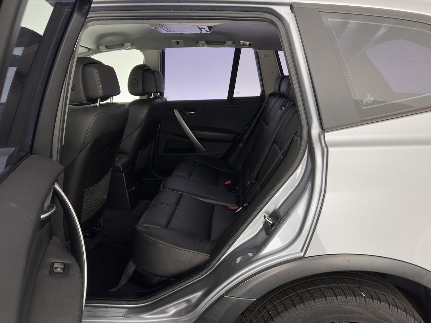 BMW X3 2.0i Introduction *NAVI-FULLMAP | SPORT-SEATS | ECC | PDC | CRUISE | HEATED SEATS | TOWBAR | 17''ALU*