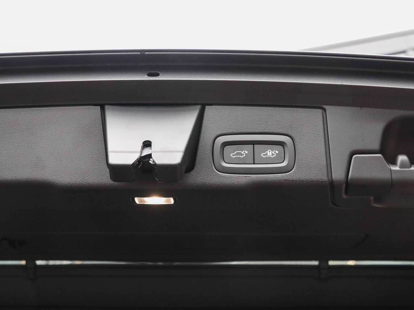 Volvo XC60 T6 AWD Plus Black Edition MY2026 Pano HeadUp 360 21 inch