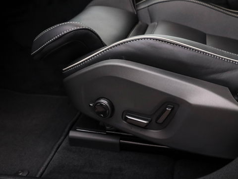 Volvo XC60 T6 AWD Plus Black Edition MY2026 Pano HeadUp 360 21 inch