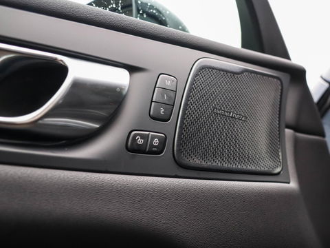 Volvo XC60 T6 AWD Plus Black Edition MY2026 Pano HeadUp 360 21 inch