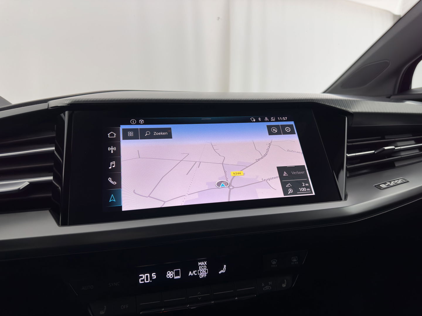 Audi Q4 e-tron 40 Launch edition Advanced Plus 77 kWh (INCL-BTW) *HEATPUMP | ADAPT-CRUISE | MATRIX-LED | NAVI-FULLMAP | KEYLESS | CAMERA | DIGI-COCKPIT | DAB | AMBIENT-LIGHT | SPORT-SEATS | 19''ALU*