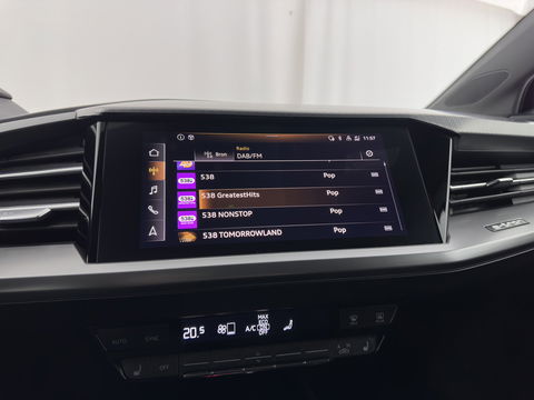 Audi Q4 e-tron 40 Launch edition Advanced Plus 77 kWh (INCL-BTW) *HEATPUMP | ADAPT-CRUISE | MATRIX-LED | NAVI-FULLMAP | KEYLESS | CAMERA | DIGI-COCKPIT | DAB | AMBIENT-LIGHT | SPORT-SEATS | 19''ALU*