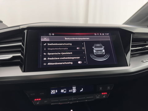 Audi Q4 e-tron 40 Launch edition Advanced Plus 77 kWh (INCL-BTW) *HEATPUMP | ADAPT-CRUISE | MATRIX-LED | NAVI-FULLMAP | KEYLESS | CAMERA | DIGI-COCKPIT | DAB | AMBIENT-LIGHT | SPORT-SEATS | 19''ALU*