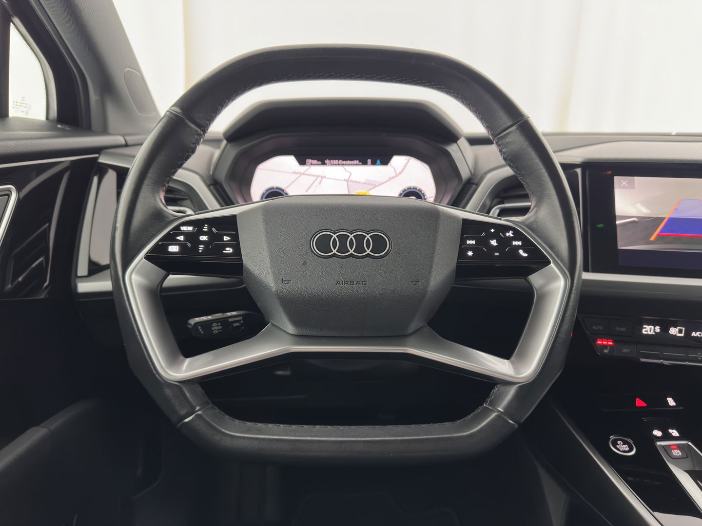 Audi Q4 e-tron 40 Launch edition Advanced Plus 77 kWh (INCL-BTW) *HEATPUMP | ADAPT-CRUISE | MATRIX-LED | NAVI-FULLMAP | KEYLESS | CAMERA | DIGI-COCKPIT | DAB | AMBIENT-LIGHT | SPORT-SEATS | 19''ALU*