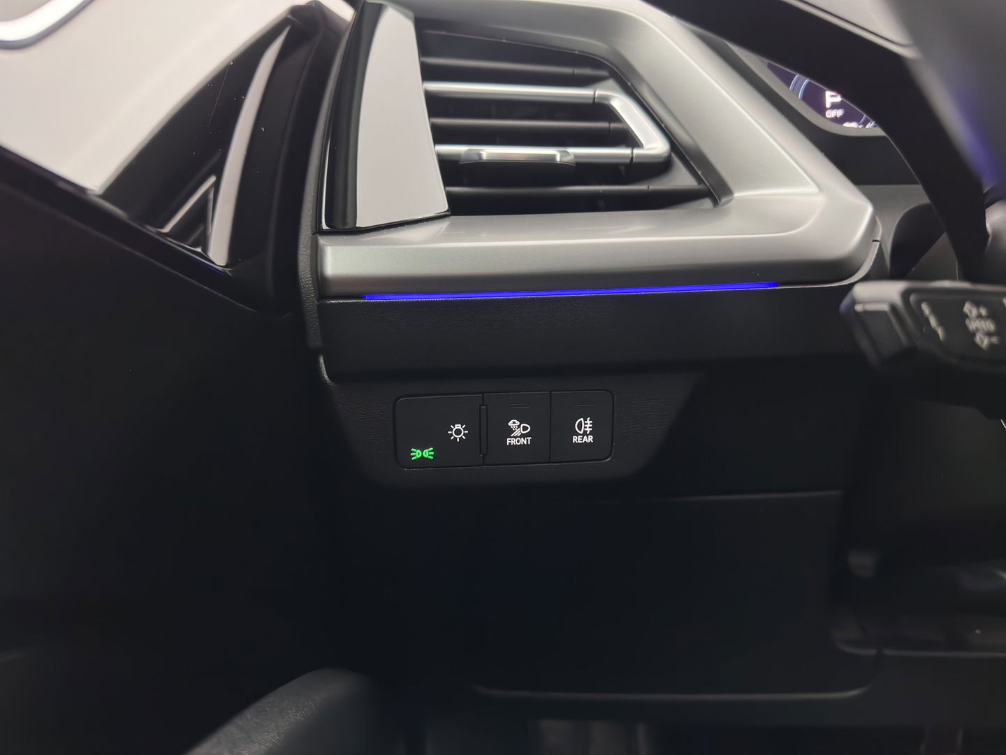 Audi Q4 e-tron 40 Launch edition Advanced Plus 77 kWh (INCL-BTW) *HEATPUMP | ADAPT-CRUISE | MATRIX-LED | NAVI-FULLMAP | KEYLESS | CAMERA | DIGI-COCKPIT | DAB | AMBIENT-LIGHT | SPORT-SEATS | 19''ALU*