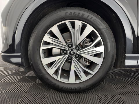 Audi Q4 e-tron 40 Launch edition Advanced Plus 77 kWh (INCL-BTW) *HEATPUMP | ADAPT-CRUISE | MATRIX-LED | NAVI-FULLMAP | KEYLESS | CAMERA | DIGI-COCKPIT | DAB | AMBIENT-LIGHT | SPORT-SEATS | 19''ALU*