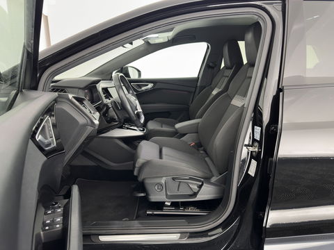 Audi Q4 e-tron 40 Launch edition Advanced Plus 77 kWh (INCL-BTW) *HEATPUMP | ADAPT-CRUISE | MATRIX-LED | NAVI-FULLMAP | KEYLESS | CAMERA | DIGI-COCKPIT | DAB | AMBIENT-LIGHT | SPORT-SEATS | 19''ALU*