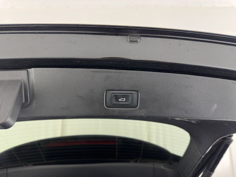 Audi Q4 e-tron 40 Launch edition Advanced Plus 77 kWh (INCL-BTW) *HEATPUMP | ADAPT-CRUISE | MATRIX-LED | NAVI-FULLMAP | KEYLESS | CAMERA | DIGI-COCKPIT | DAB | AMBIENT-LIGHT | SPORT-SEATS | 19''ALU*