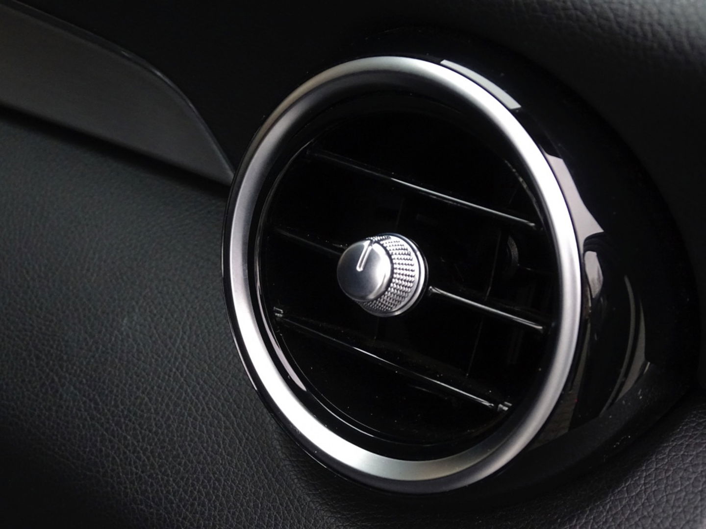 Mercedes-Benz C-Klasse Estate C180 157PK automaat / Prestige / AMG / LED