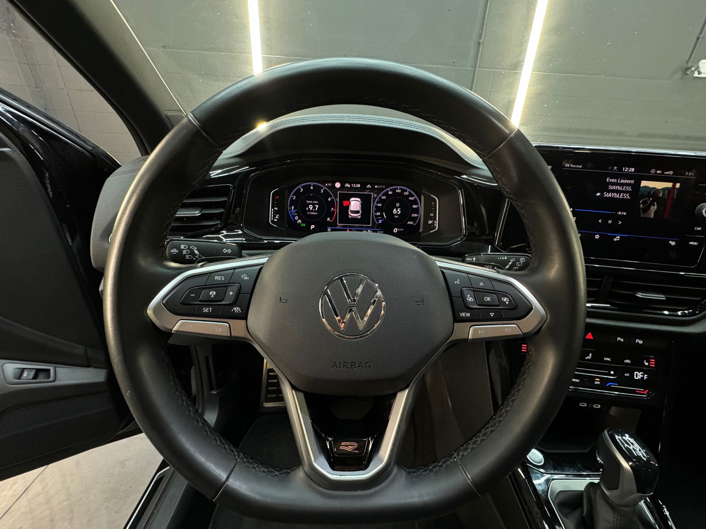 Volkswagen T-Roc 1.5 TSI R Line Pano|Keyless|IQ|Camera|Night