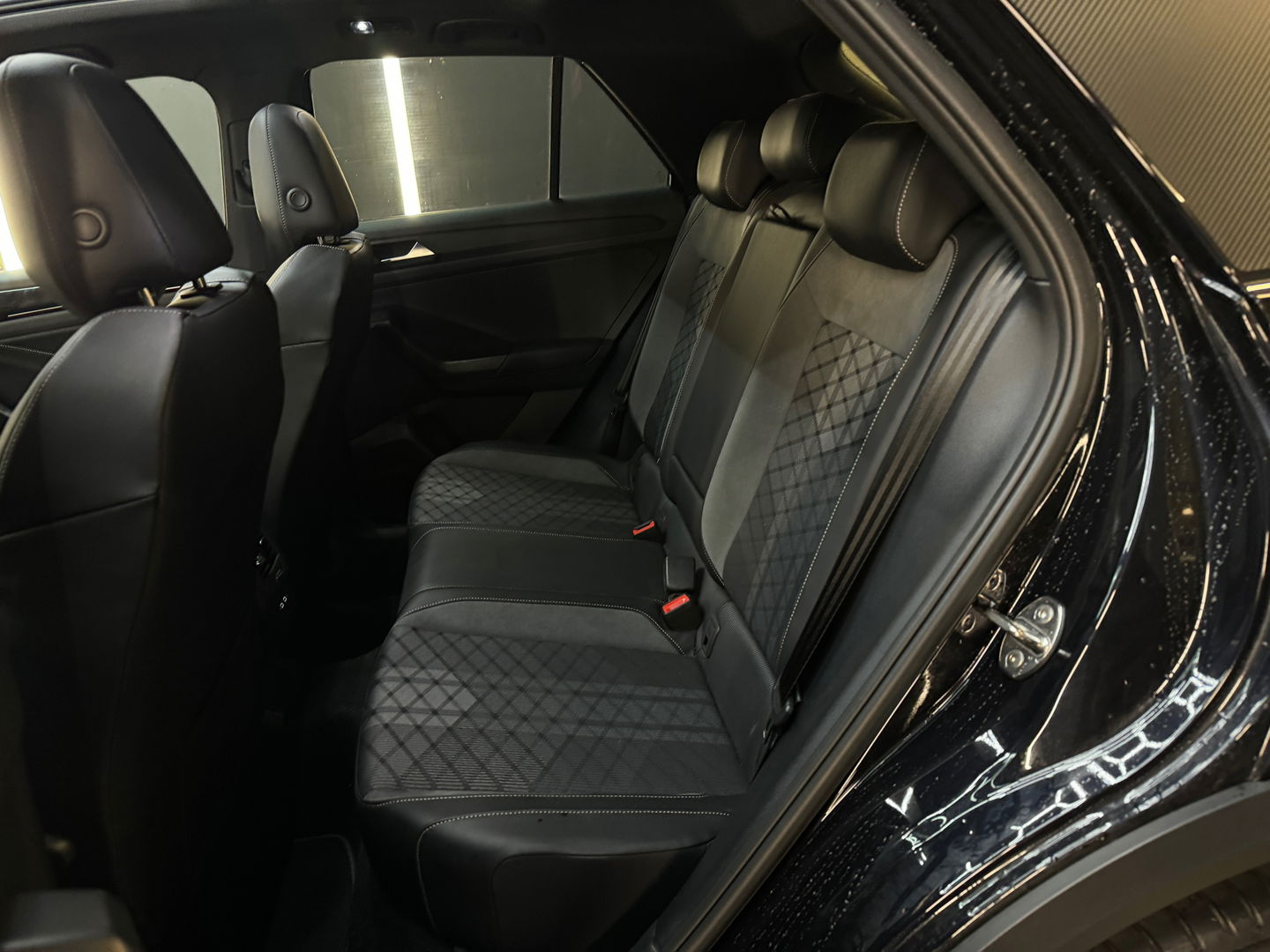 Volkswagen T-Roc 1.5 TSI R Line Pano|Keyless|IQ|Camera|Night