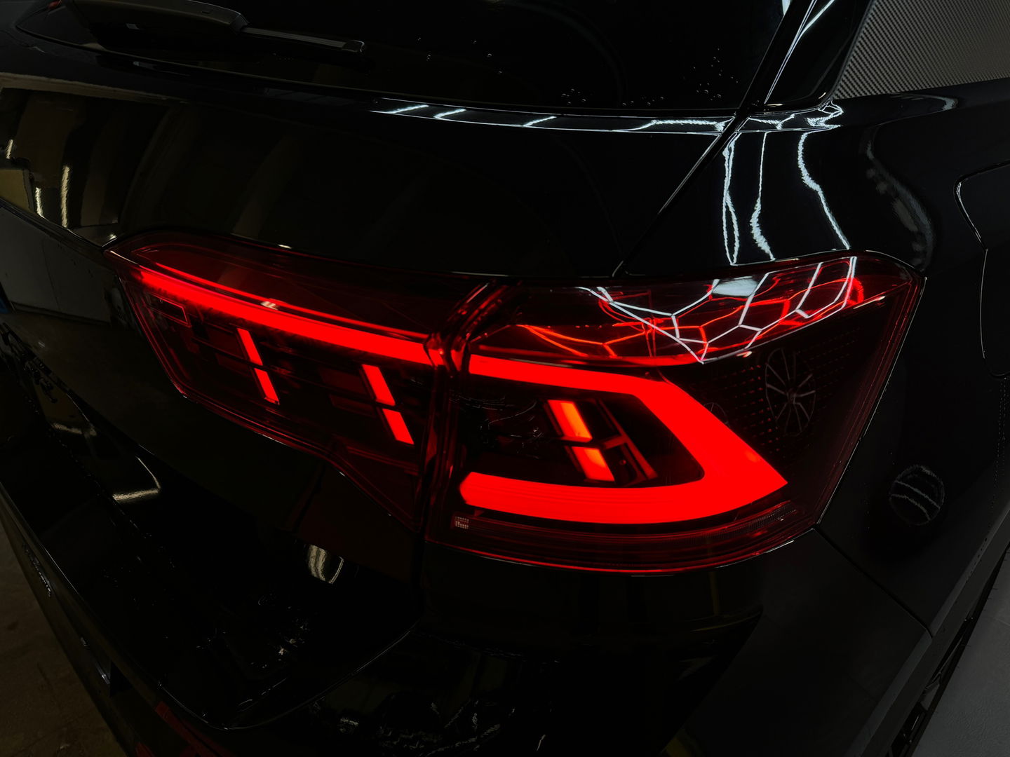 Volkswagen T-Roc 1.5 TSI R Line Pano|Keyless|IQ|Camera|Night