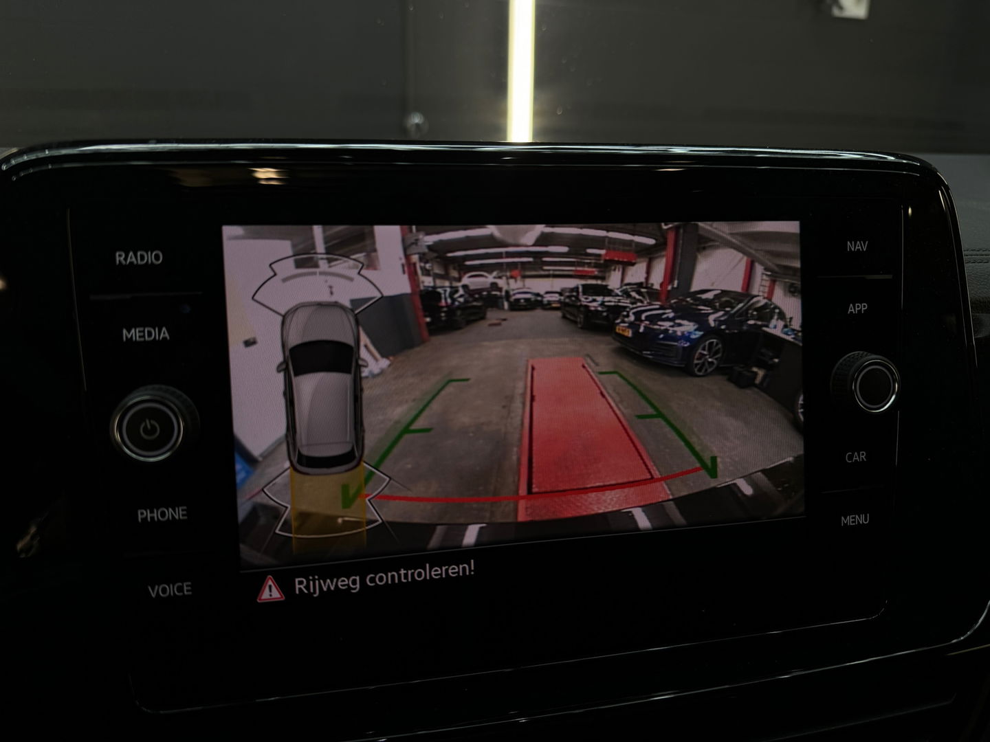 Volkswagen T-Roc 1.5 TSI R Line Pano|Keyless|IQ|Camera|Night