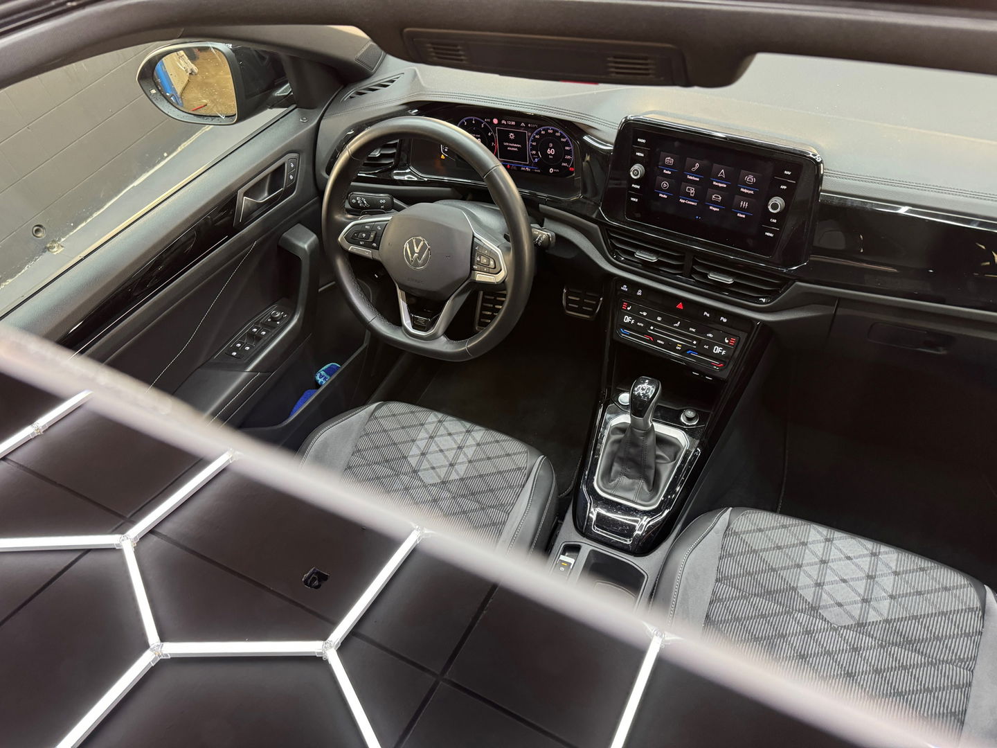 Volkswagen T-Roc 1.5 TSI R Line Pano|Keyless|IQ|Camera|Night