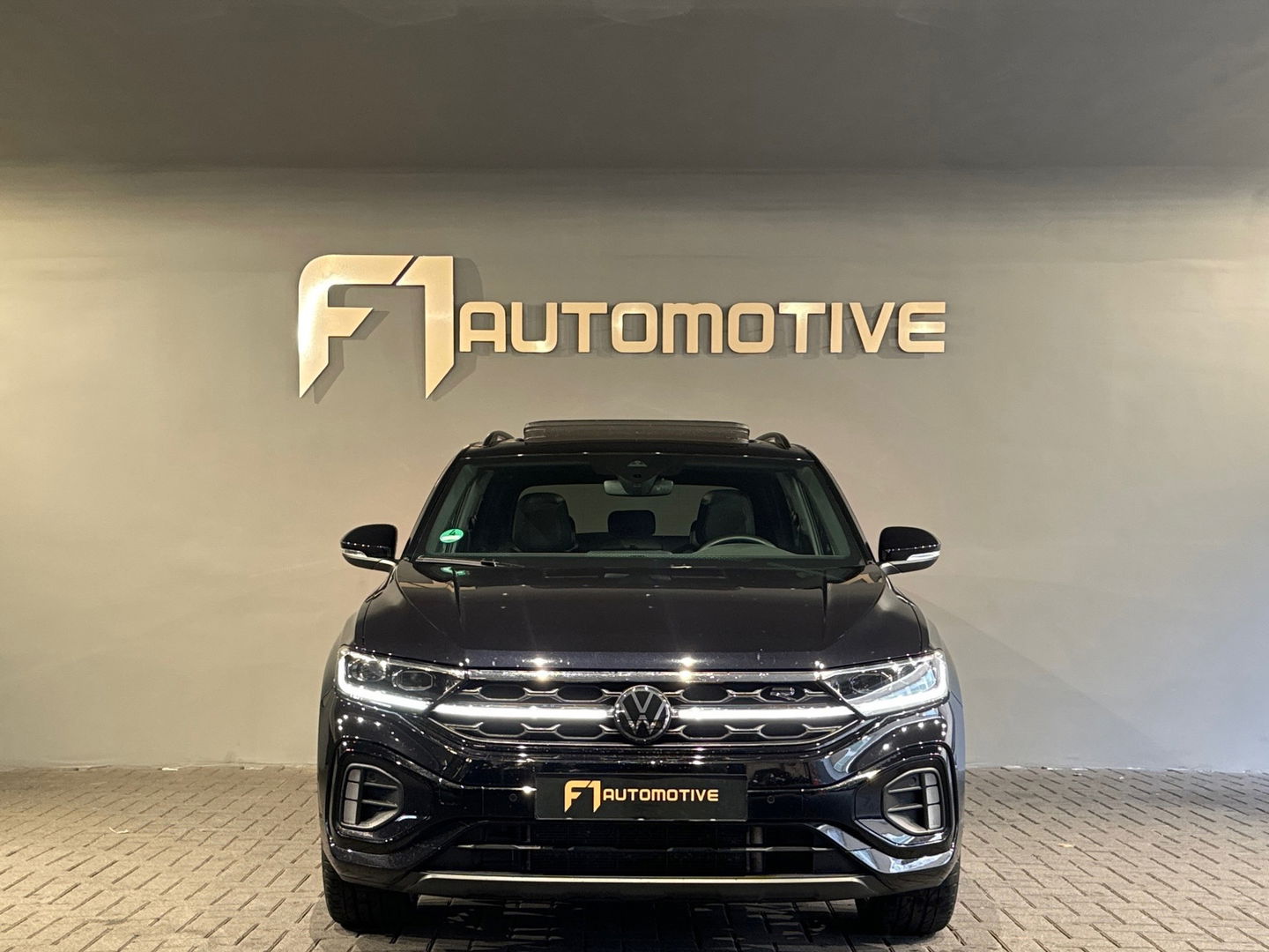 Volkswagen T-Roc 1.5 TSI R Line Pano|Keyless|IQ|Camera|Night