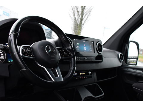 Mercedes-Benz Sprinter 316 2.2 CDI L2H2 Black Edition Adaptieve Cruise, 360 Camera, 10,5'' Mbux, Automaat, LED, 164pk, Stoelverwarming, Trekhaak, Uniek! VERKOCHT....