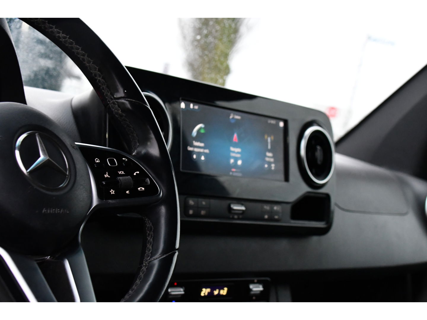 Mercedes-Benz Sprinter 316 2.2 CDI L2H2 Black Edition Adaptieve Cruise, 360 Camera, 10,5'' Mbux, Automaat, LED, 164pk, Stoelverwarming, Trekhaak, Uniek! VERKOCHT....