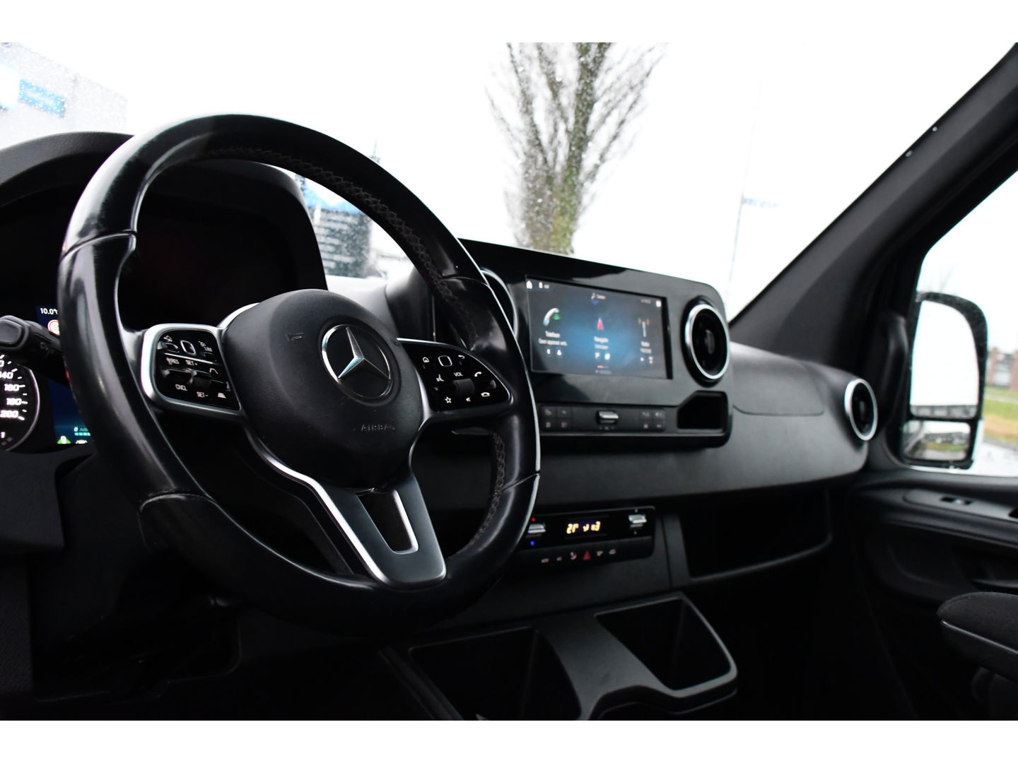 Mercedes-Benz Sprinter 316 2.2 CDI L2H2 Black Edition Adaptieve Cruise, 360 Camera, 10,5'' Mbux, Automaat, LED, 164pk, Stoelverwarming, Trekhaak, Uniek! VERKOCHT....