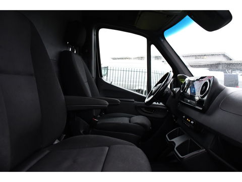 Mercedes-Benz Sprinter 316 2.2 CDI L2H2 Black Edition Adaptieve Cruise, 360 Camera, 10,5'' Mbux, Automaat, LED, 164pk, Stoelverwarming, Trekhaak, Uniek! VERKOCHT....