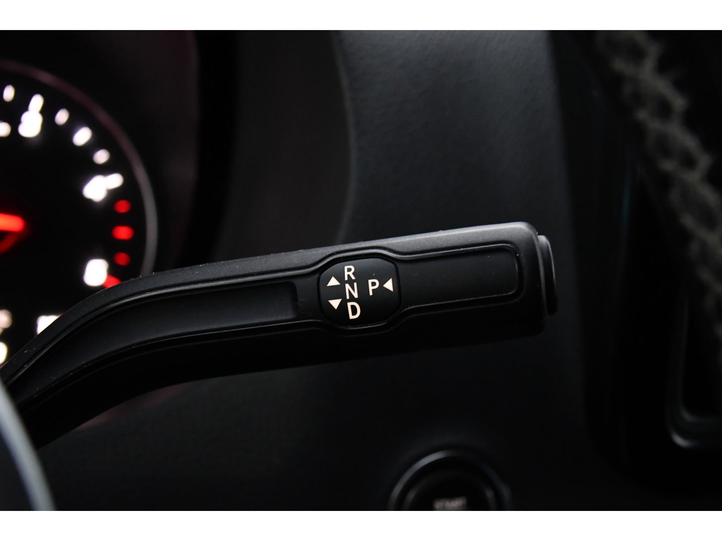 Mercedes-Benz Sprinter 316 2.2 CDI L2H2 Black Edition Adaptieve Cruise, 360 Camera, 10,5'' Mbux, Automaat, LED, 164pk, Stoelverwarming, Trekhaak, Uniek! VERKOCHT....