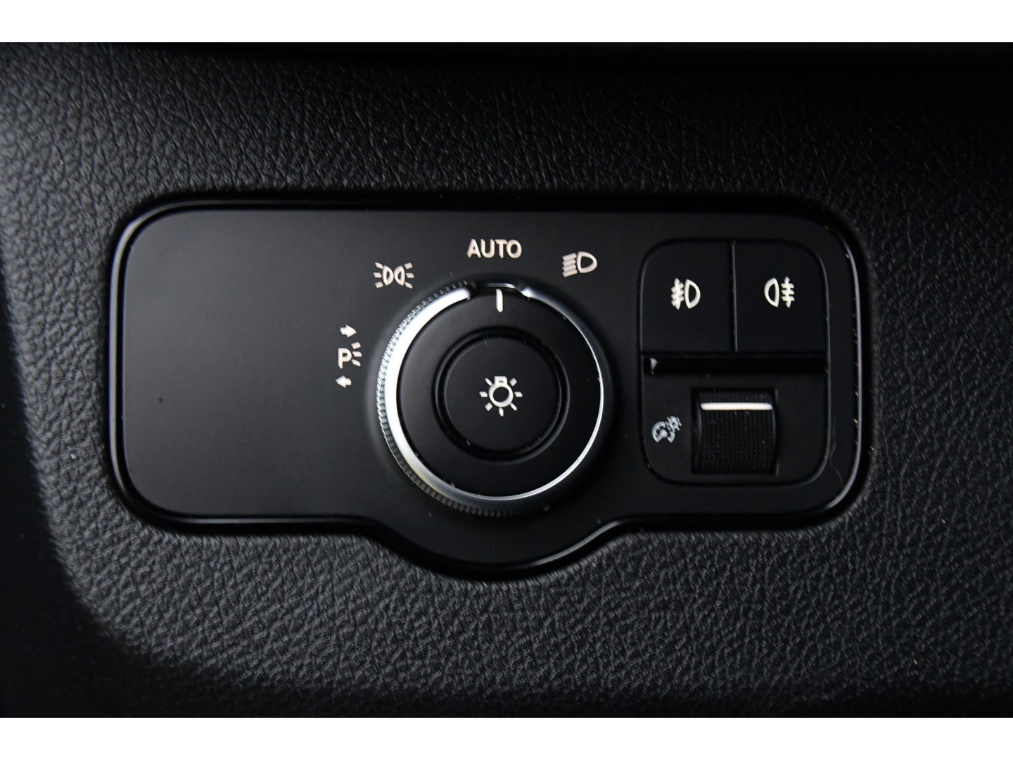 Mercedes-Benz Sprinter 316 2.2 CDI L2H2 Black Edition Adaptieve Cruise, 360 Camera, 10,5'' Mbux, Automaat, LED, 164pk, Stoelverwarming, Trekhaak, Uniek! VERKOCHT....