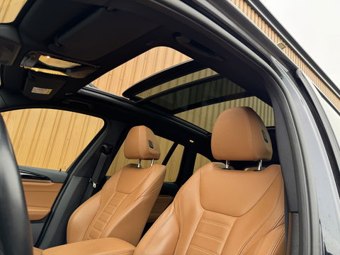 BMW iX3 High Executive 80 kWh | Handel / Export | €23.884,- ex BTW | SOH 96,8 % | Panoramadak | Apple Carplay | Keyless | Sfeerverlichting | HUD | BLIS | Navigatie | Cruise Control |