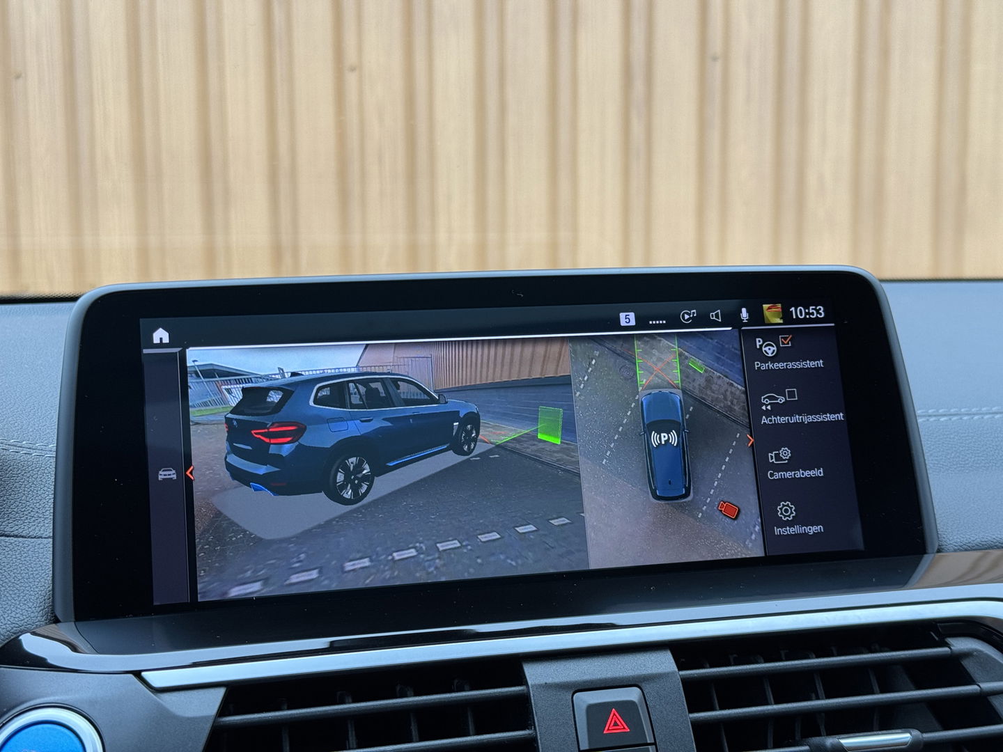 BMW iX3 High Executive 80 kWh | Handel / Export | €23.884,- ex BTW | SOH 96,8 % | Panoramadak | Apple Carplay | Keyless | Sfeerverlichting | HUD | BLIS | Navigatie | Cruise Control |