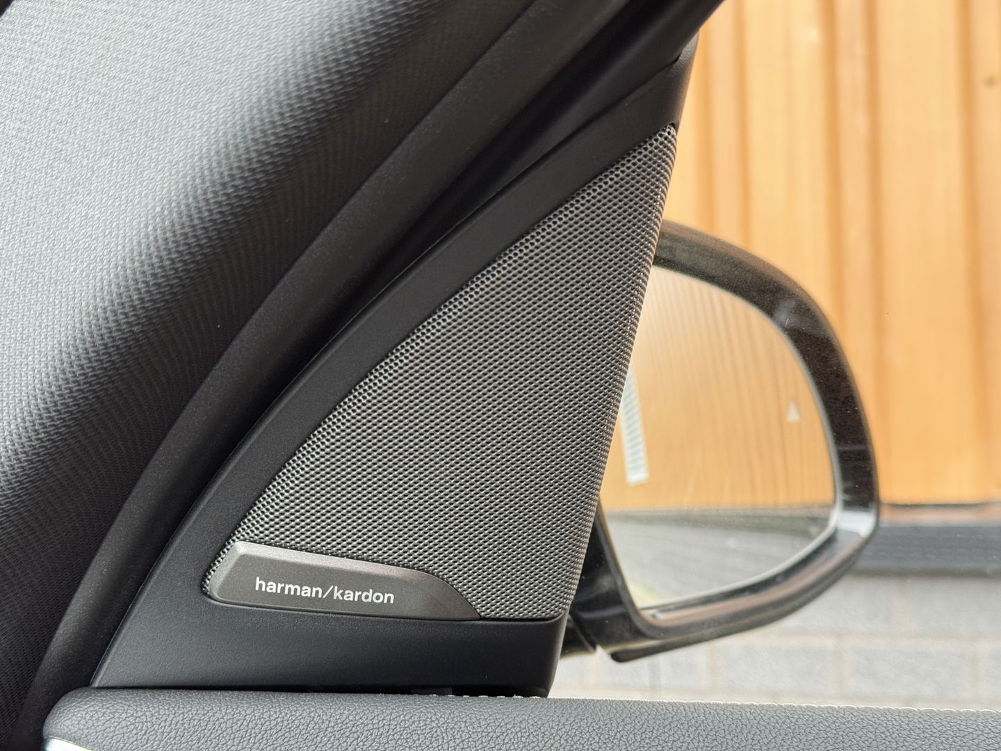 BMW iX3 High Executive 80 kWh | Handel / Export | €23.884,- ex BTW | SOH 96,8 % | Panoramadak | Apple Carplay | Keyless | Sfeerverlichting | HUD | BLIS | Navigatie | Cruise Control |