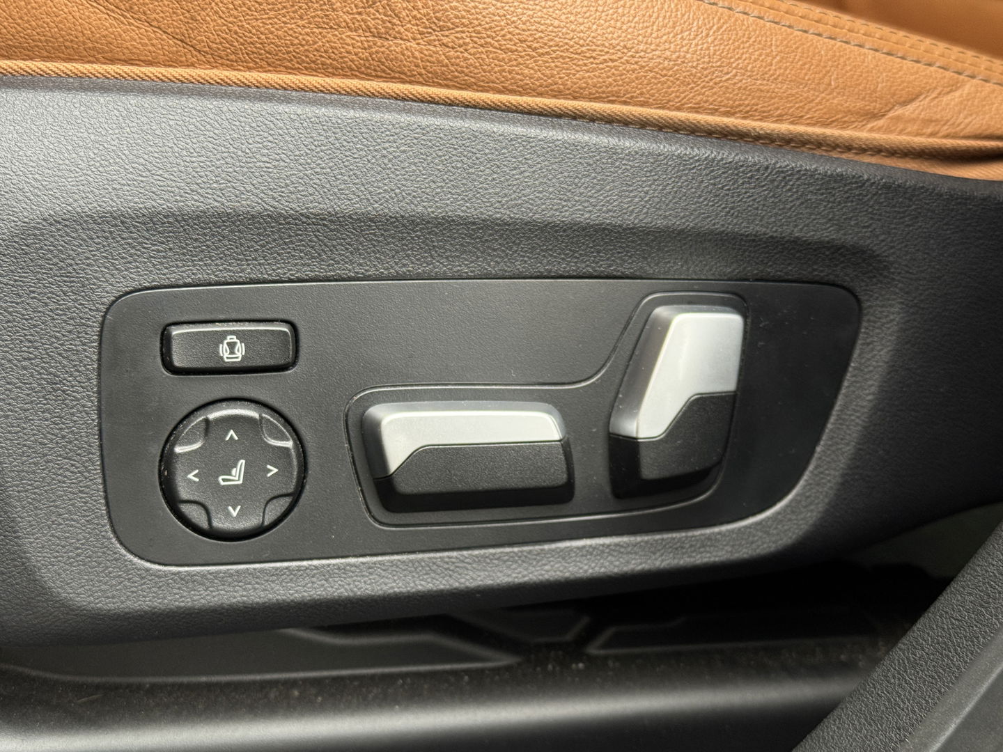 BMW iX3 High Executive 80 kWh | Handel / Export | €23.884,- ex BTW | SOH 96,8 % | Panoramadak | Apple Carplay | Keyless | Sfeerverlichting | HUD | BLIS | Navigatie | Cruise Control |