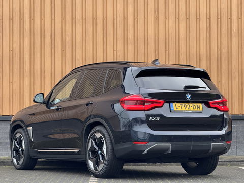 BMW iX3 High Executive 80 kWh | Handel / Export | €23.884,- ex BTW | SOH 96,8 % | Panoramadak | Apple Carplay | Keyless | Sfeerverlichting | HUD | BLIS | Navigatie | Cruise Control |