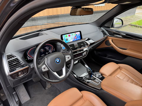 BMW iX3 High Executive 80 kWh | Handel / Export | €23.884,- ex BTW | SOH 96,8 % | Panoramadak | Apple Carplay | Keyless | Sfeerverlichting | HUD | BLIS | Navigatie | Cruise Control |