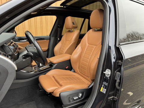 BMW iX3 High Executive 80 kWh | Handel / Export | €23.884,- ex BTW | SOH 96,8 % | Panoramadak | Apple Carplay | Keyless | Sfeerverlichting | HUD | BLIS | Navigatie | Cruise Control |