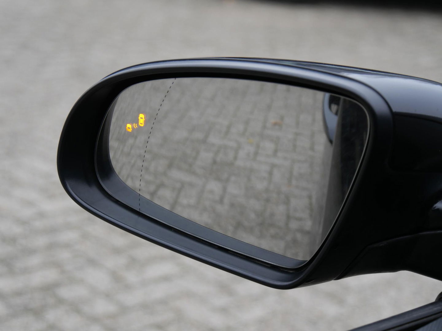 Hyundai KONA EV 64kWh FASHION/ SOH 99%/ HEAD-UP/ BLIND SPOT/ KEYLESS