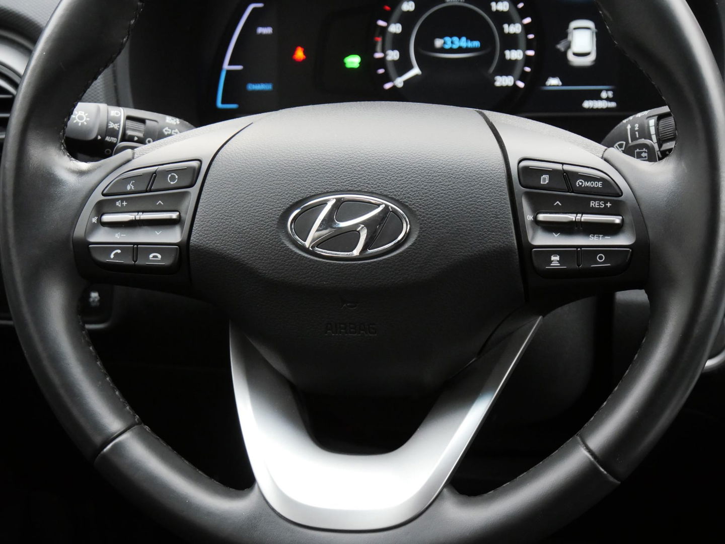 Hyundai KONA EV 64kWh FASHION/ SOH 99%/ HEAD-UP/ BLIND SPOT/ KEYLESS