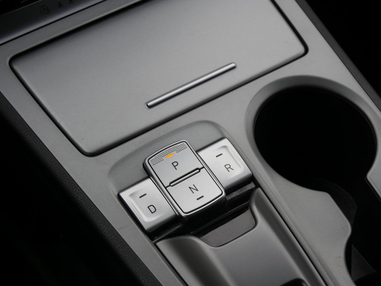 Hyundai KONA EV 64kWh FASHION/ SOH 99%/ HEAD-UP/ BLIND SPOT/ KEYLESS