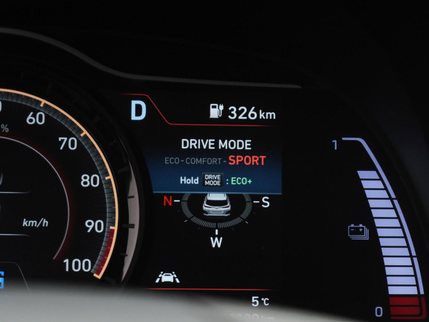 Hyundai KONA EV 64kWh FASHION/ SOH 99%/ HEAD-UP/ BLIND SPOT/ KEYLESS