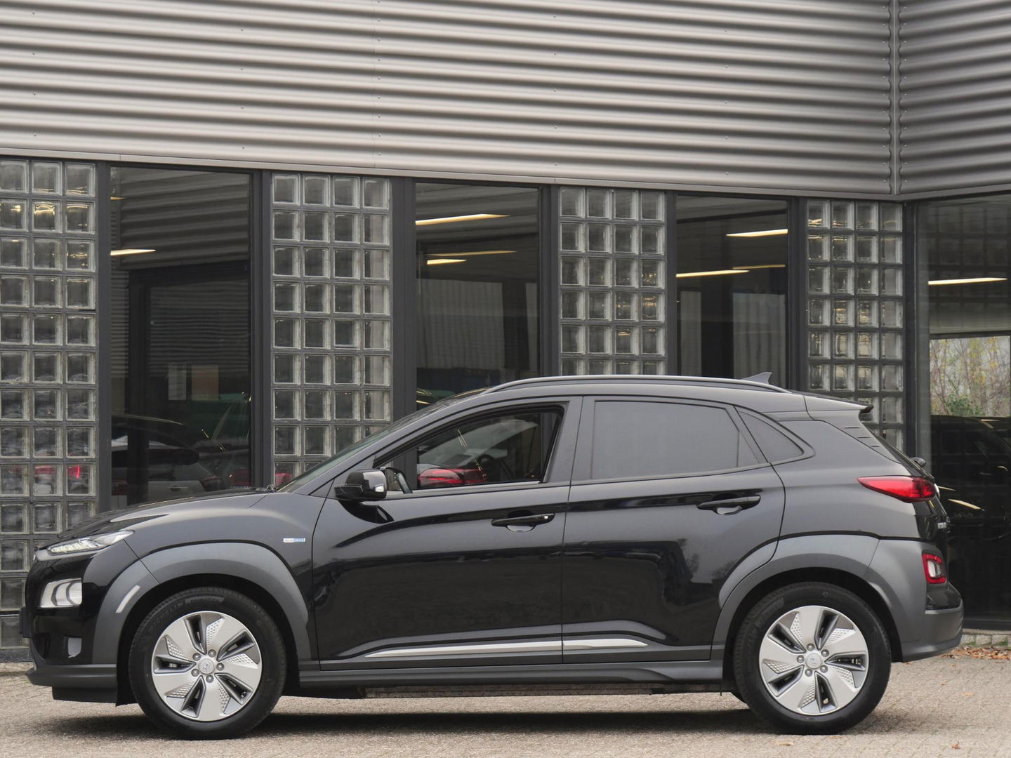 Hyundai KONA EV 64kWh FASHION/ SOH 99%/ HEAD-UP/ BLIND SPOT/ KEYLESS