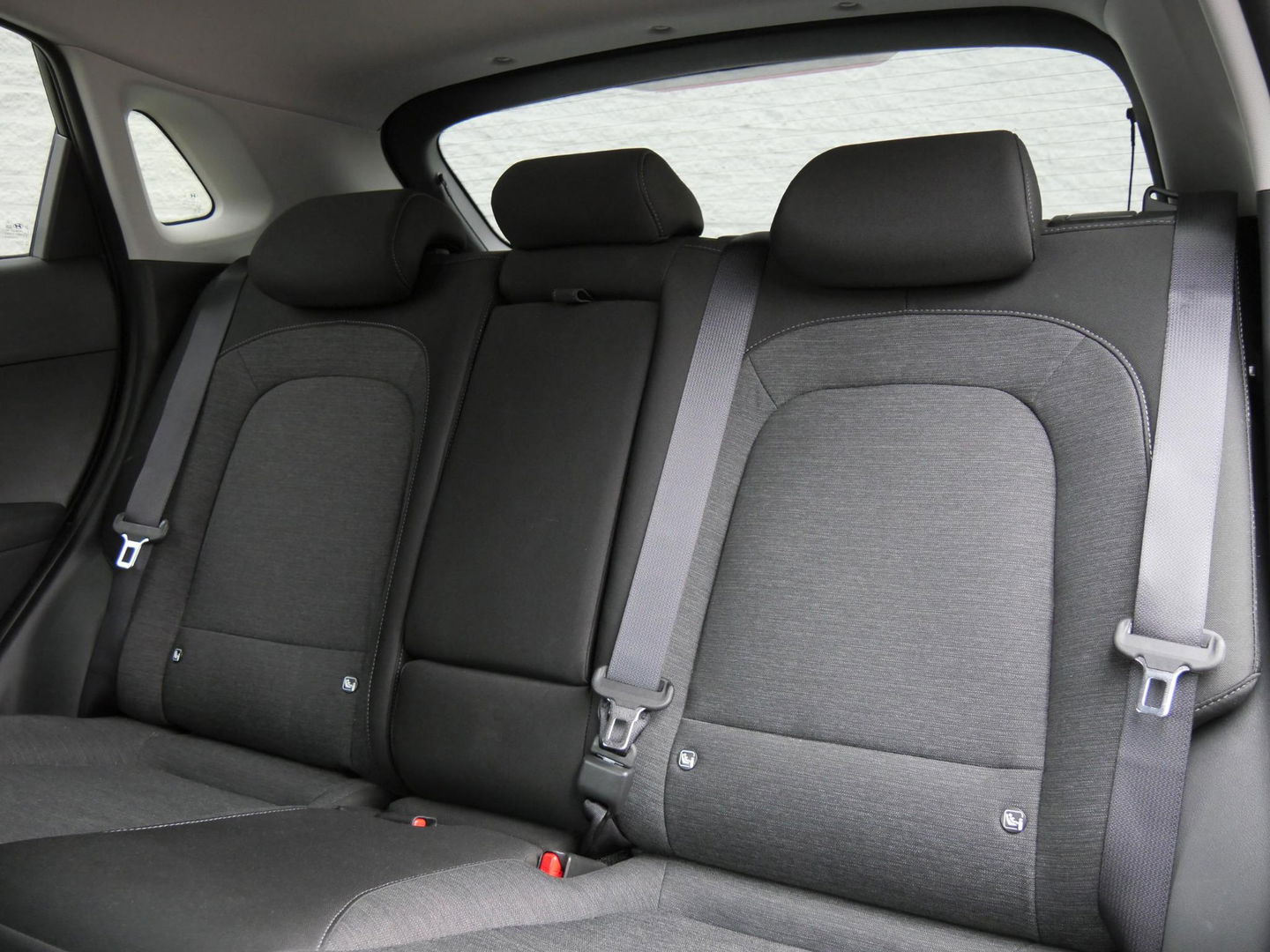 Hyundai KONA EV 64kWh FASHION/ SOH 99%/ HEAD-UP/ BLIND SPOT/ KEYLESS