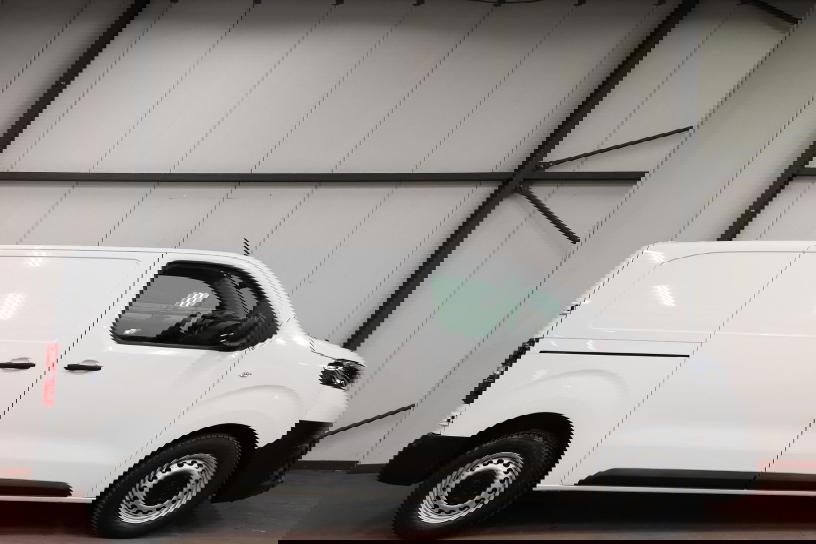 Toyota ProAce Worker 2.0 D-4D L2H1 2500KG TREKVERMOGEN