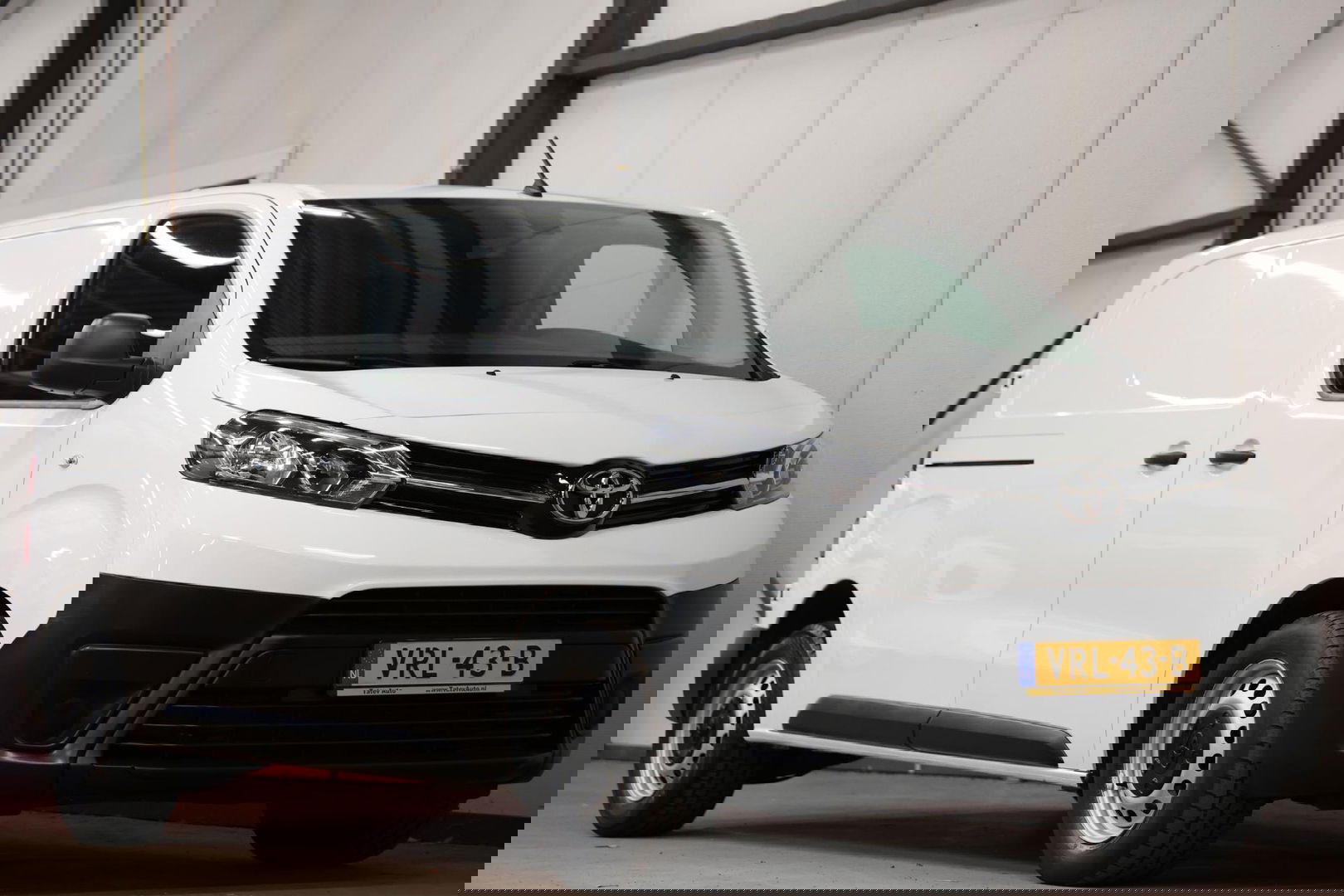 Toyota ProAce Worker 2.0 D-4D L2H1 2500KG TREKVERMOGEN