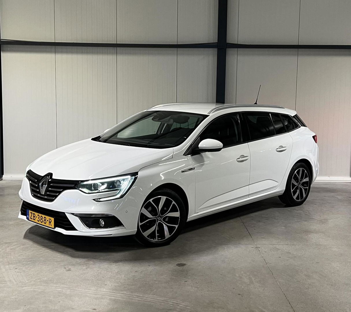 Renault Mégane Estate 1.3 TCe Bose Carplay Trekhaak Camera