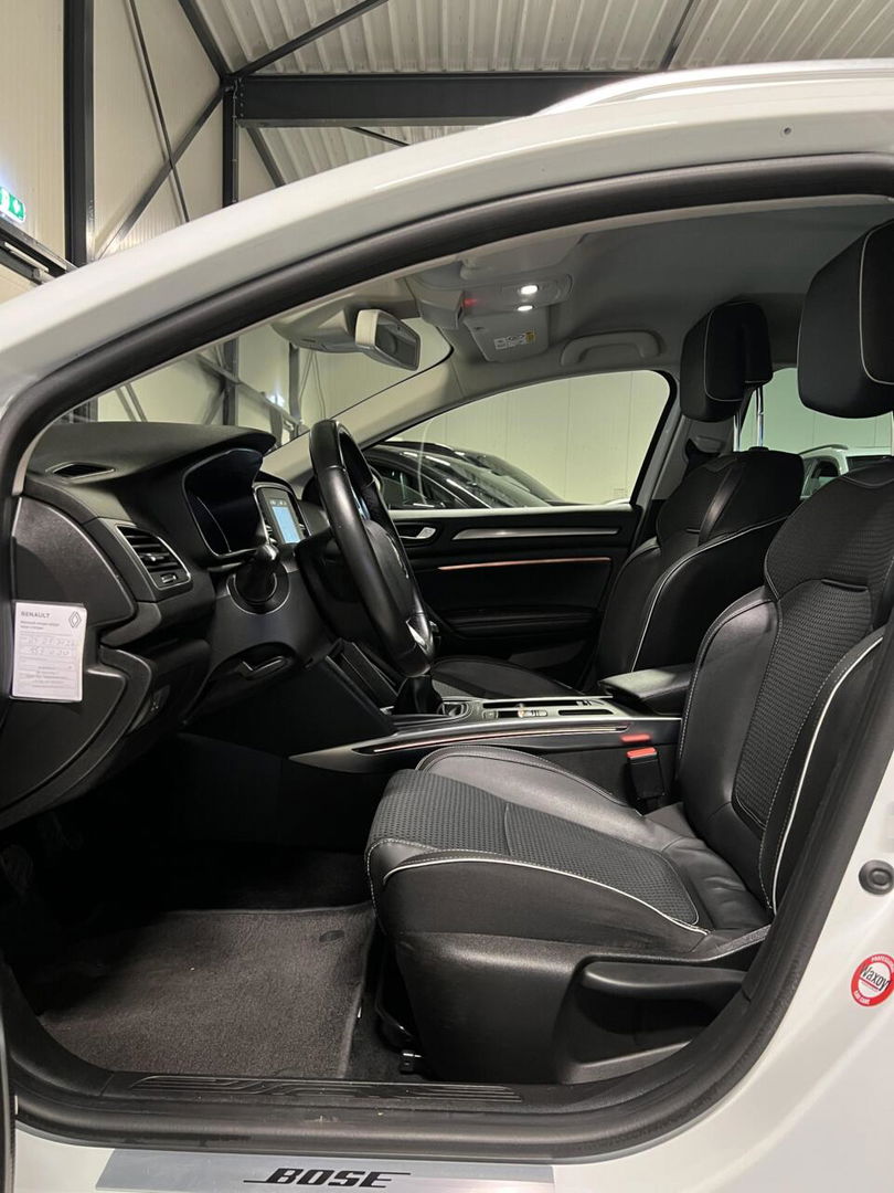 Renault Mégane Estate 1.3 TCe Bose Carplay Trekhaak Camera