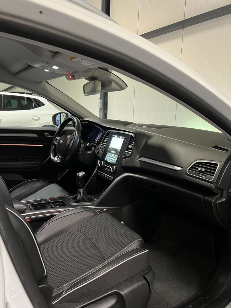 Renault Mégane Estate 1.3 TCe Bose Carplay Trekhaak Camera