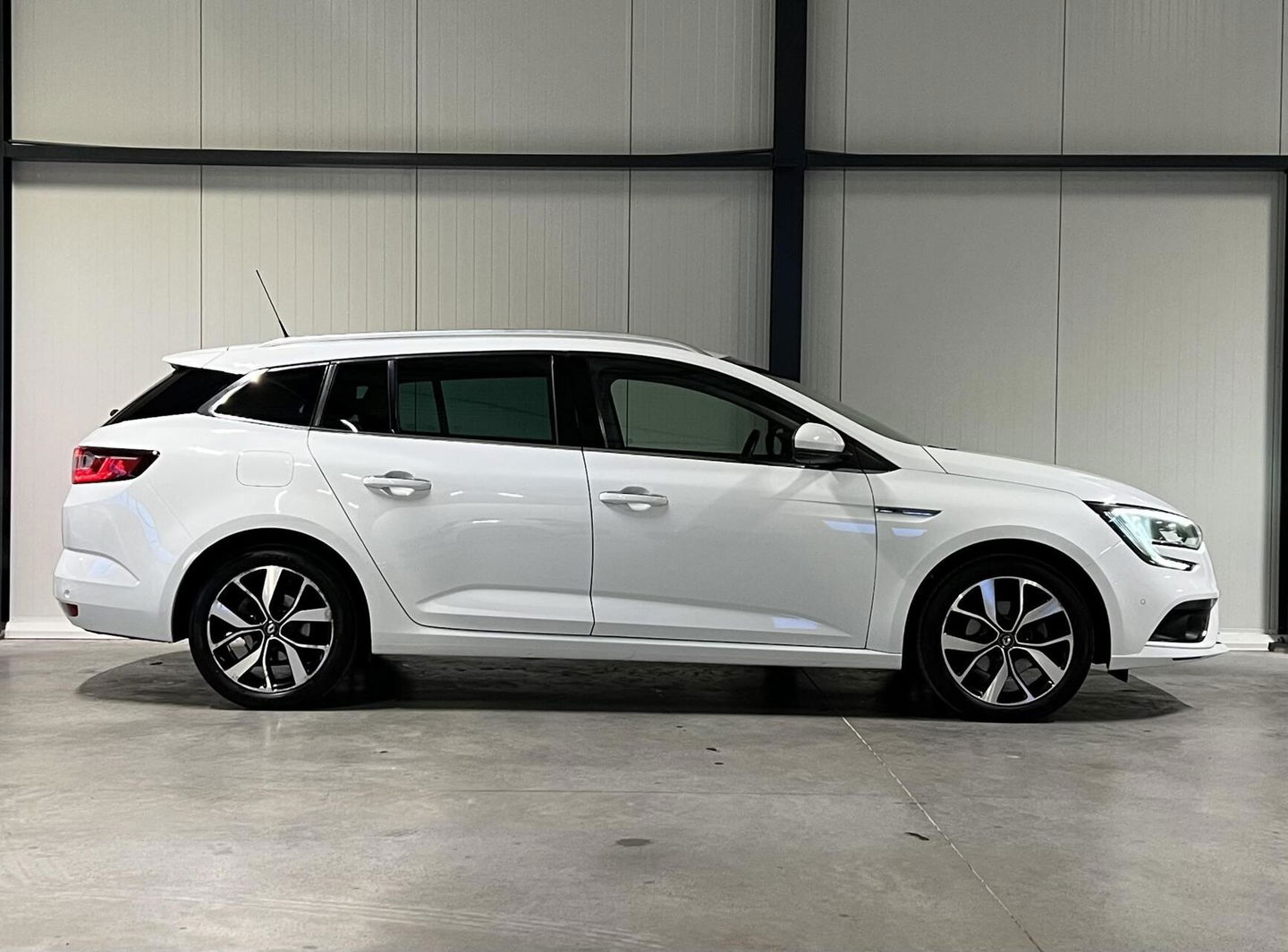 Renault Mégane Estate 1.3 TCe Bose Carplay Trekhaak Camera