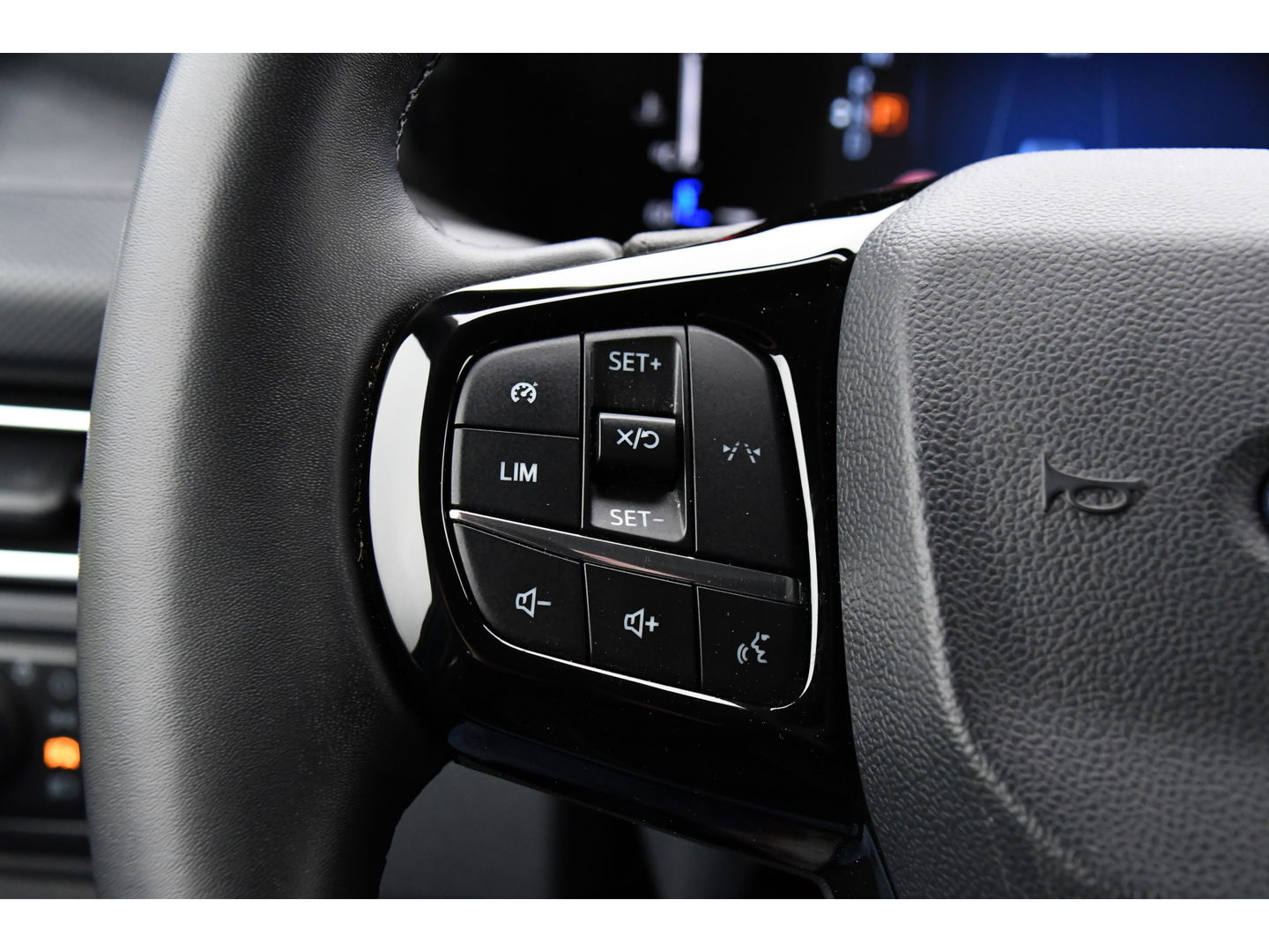 Ford Transit Custom 300 2.0 TDCI L2H1 Limited DC PB Edition Virtual, Cruise, Carplay, 2 x Schuifdeur, LED, 136pk, Automaat, Stuurverwarming, Stoelverwarming, Uniek!