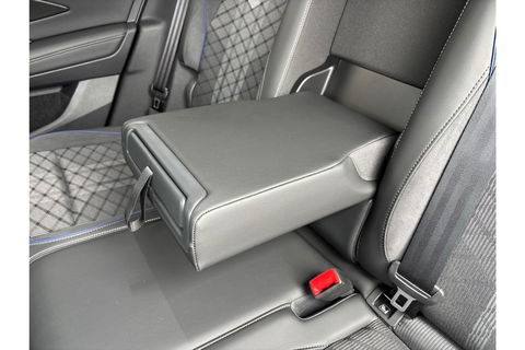 Volkswagen Tiguan 2.0 TDI R-LINE AUTOMAAT 150PK AIRCO NAVI BIGSCREEN PDC-CAMERA MASSAGE.