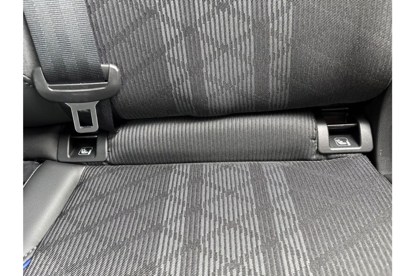 Volkswagen Tiguan 2.0 TDI R-LINE AUTOMAAT 150PK AIRCO NAVI BIGSCREEN PDC-CAMERA MASSAGE.