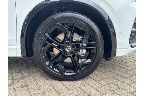 Volkswagen Tiguan 2.0 TDI R-LINE AUTOMAAT 150PK AIRCO NAVI BIGSCREEN PDC-CAMERA MASSAGE.