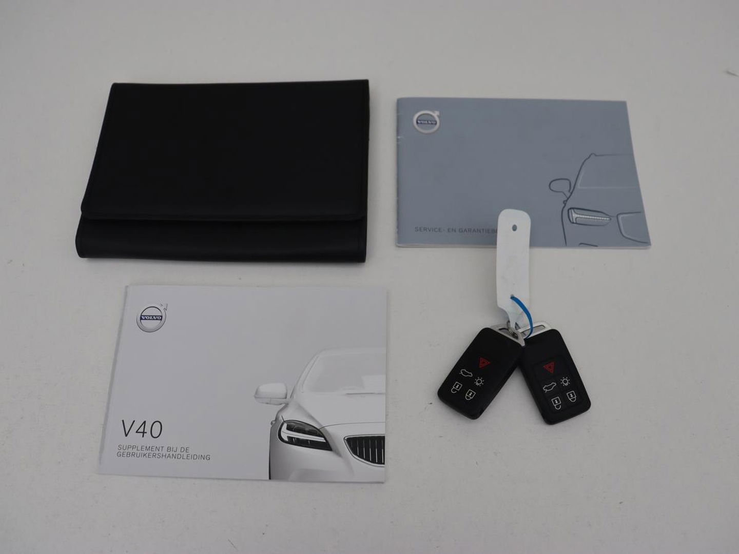 Volvo V40 1.5 T3 Polar+ Sport | Panoramadak | Stoelverwarming | Camera | Full LED | Navigatie | Park Assist | Harman/Kardon | Keyless | R Design